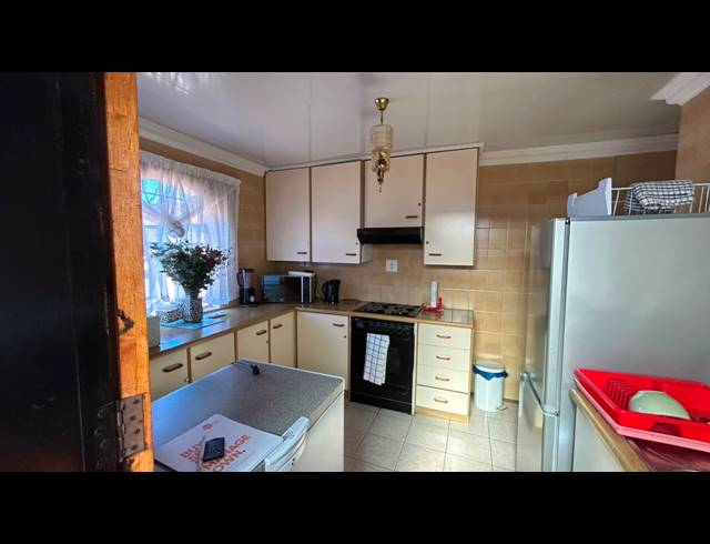3 BEDROOM HOUSE FOR SALE IN PROTEA NORTH